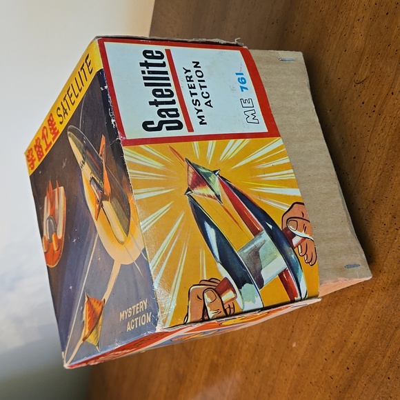 Vintage Mystery Action Satellite Tin Toy in original box - Picture 5 of 13